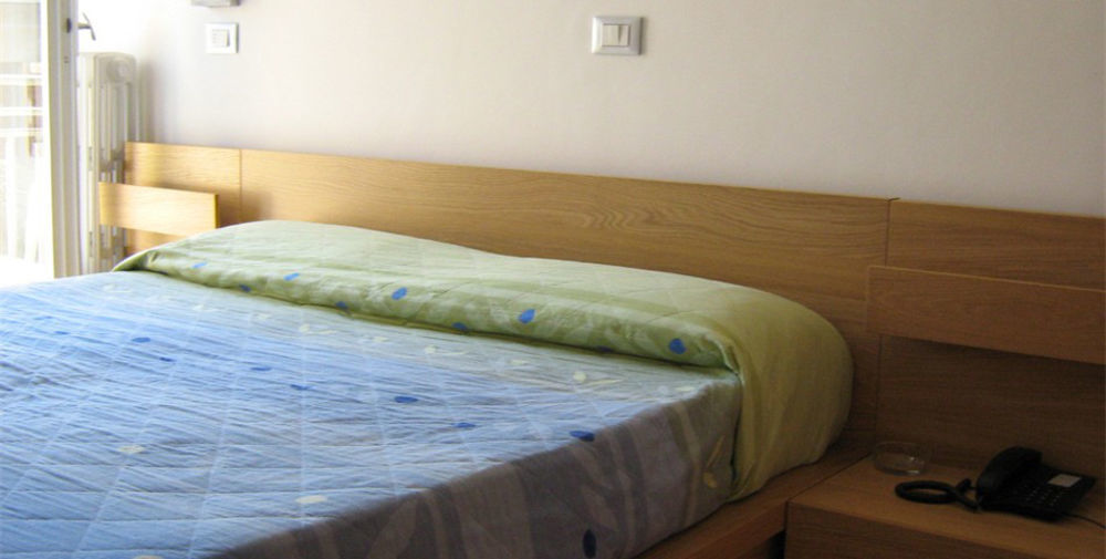 Hotel Trieste เซนีกัลเลีย ภายนอก รูปภาพ